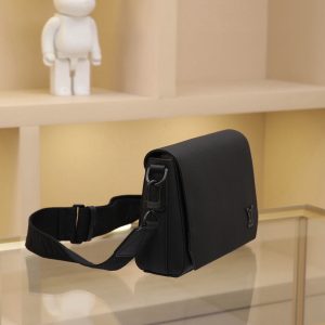 Alternative view of Crafted from cowhide leather, this piece features a blunt-cornered flap and LV monogram, continuing the signature elements of the LV Aerogram Jm collection. Its slim silhouette combines with a detachable wide shoulder strap, making it an ideal choice for everyday use. Dimensions: 22 x 16.5 x 7 cm